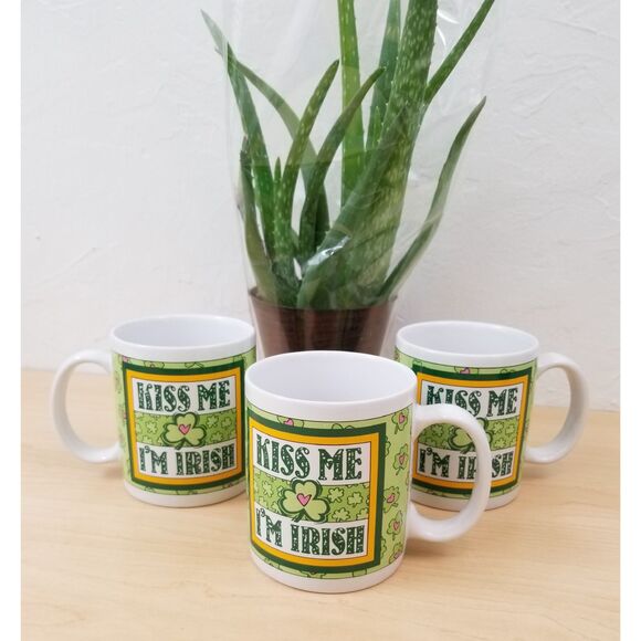 St. Patrick's Day Kiss Me I'm Irish 3 Drinking Coffee Mug Set New - Picture 4 of 5